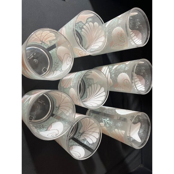 Stotter Vintage Plastic Beach Scene Seashells Sand Dollar Glasses Set of 8 - Picture 2 of 4